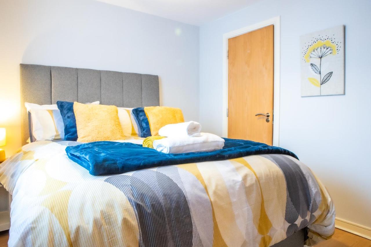 Newly Furnished Appartment Near Train Station 울버햄프턴 외부 사진