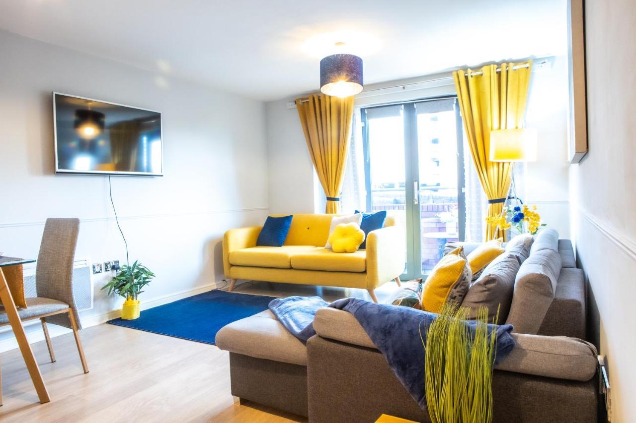 Newly Furnished Appartment Near Train Station 울버햄프턴 외부 사진