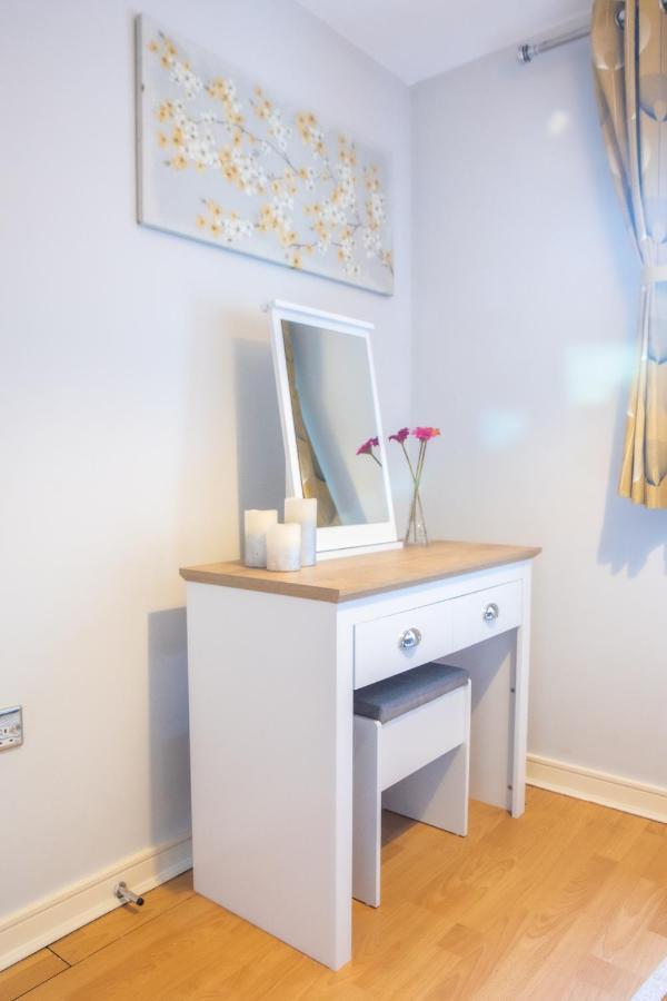 Newly Furnished Appartment Near Train Station 울버햄프턴 외부 사진